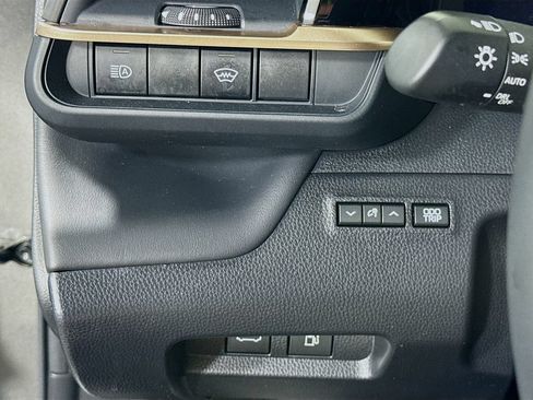 Certified 2024 Toyota Crown AWD/4WD image 20