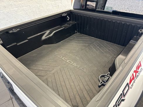 Used 2019 Toyota Tacoma TRD Off-Road image 9