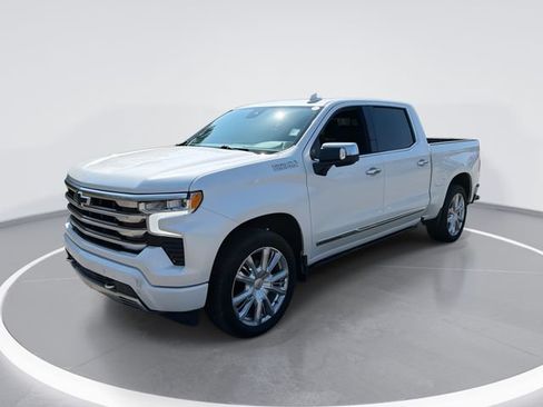 Used 2022 Chevrolet Silverado 1500 High Country w/ High Country Premium Package AWD/4WD image 1