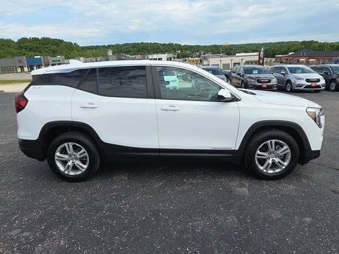 Used 2023 GMC Terrain SLE FWD image 9