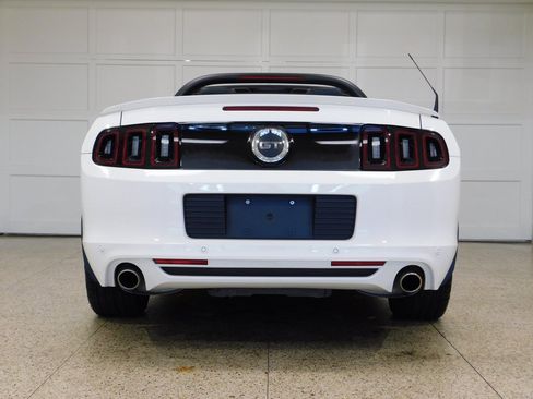 Used 2013 Ford Mustang GT Premium image 9