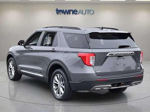 Used 2023 Ford Explorer XLT w/ Equipment Group 202A image 3