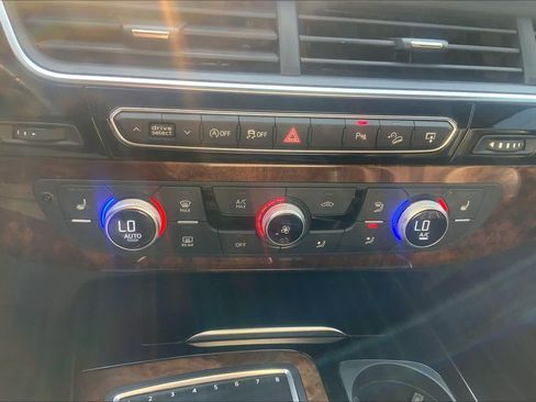 Used 2017 Audi Q7 3.0T Premium Plus AWD/4WD image 31
