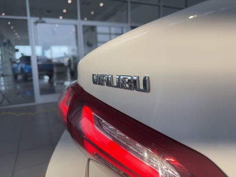 Used 2024 Chevrolet Malibu LT image 11