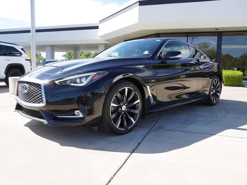 Used 2018 INFINITI Q60 3.0t Luxe w/ Sensory Package 3.0T Luxe image 4