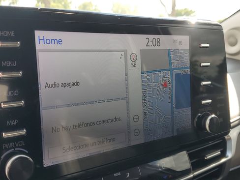 Used 2023 Toyota Sienna Limited image 23