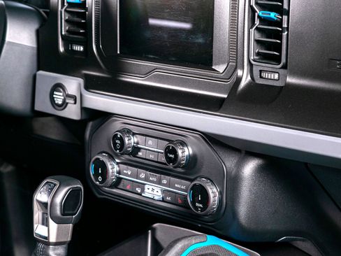 Used 2022 Ford Bronco Black Diamond image 30