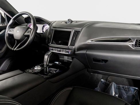 Used 2023 Maserati Levante GT AWD/4WD image 48