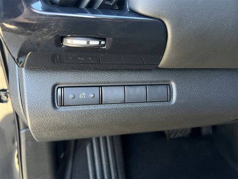 Certified 2025 Nissan Pathfinder S image 14