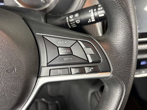 Used 2019 Nissan Kicks SV FWD image 19