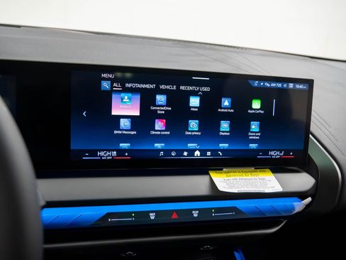 Certified 2025 BMW X3 xDrive30i w/ Premium Package image 29