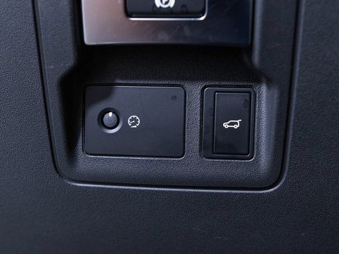 Used 2020 Land Rover Range Rover Velar S AWD/4WD image 26
