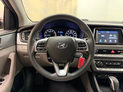 Used 2019 Hyundai Sonata SE FWD image 19