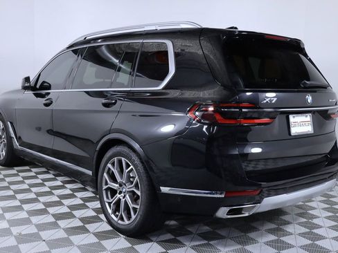 Used 2025 BMW X7 xDrive40i AWD/4WD image 4