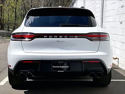 Used 2025 Porsche Macan image 9