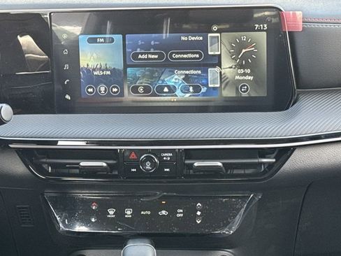 New 2025 Nissan Kicks SR image 32