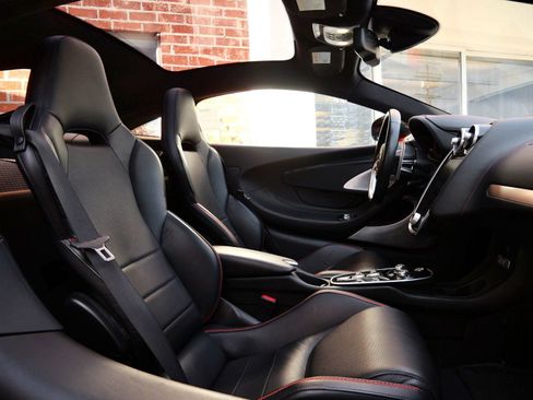 Used 2023 McLaren GT image 11