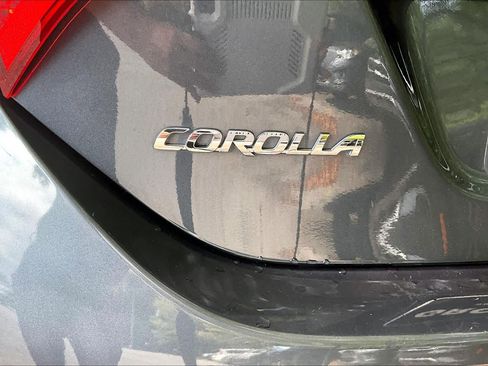 Used 2018 Toyota Corolla LE FWD image 30