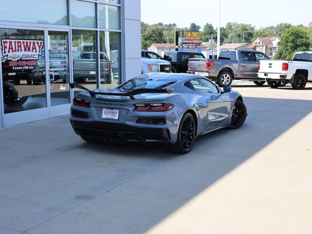 Used 2025 Chevrolet Corvette Z06 w/ Z07 Performance Package RWD image 44
