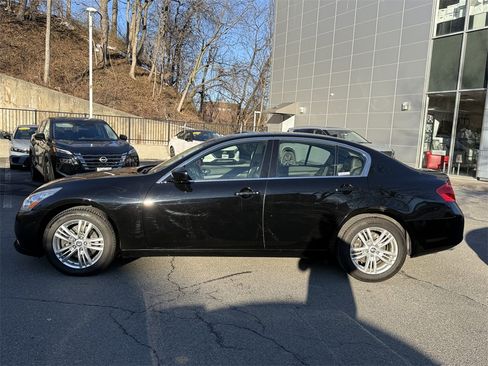 Used 2011 INFINITI G37 x w/ Premium Pkg image 3