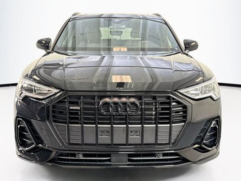 Used 2025 Audi Q3 2.0T Premium w/ Black Optic Sport Package AWD/4WD image 2