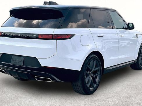 Used 2024 Land Rover Range Rover Sport SE AWD/4WD image 2