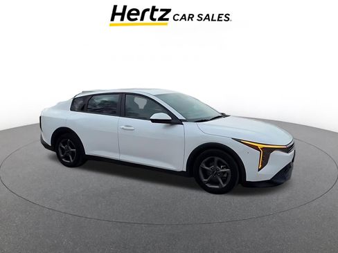 Used 2025 Kia K4 LXS image 1