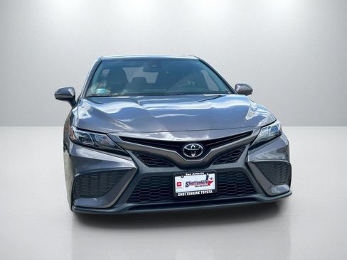 Used 2021 Toyota Camry SE FWD image 2
