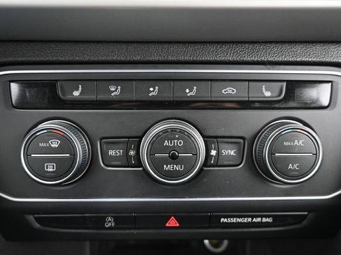 Used 2021 Volkswagen Atlas SE FWD image 23