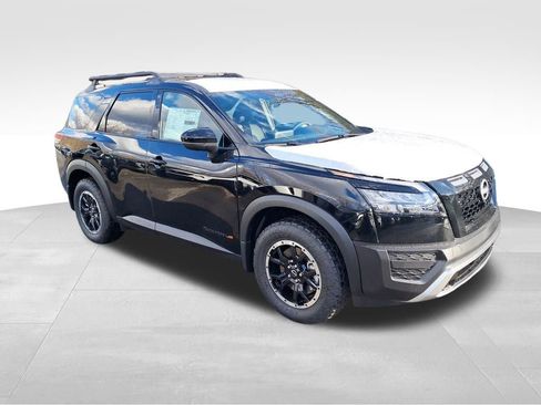 New 2025 Nissan Pathfinder Rock Creek image 8