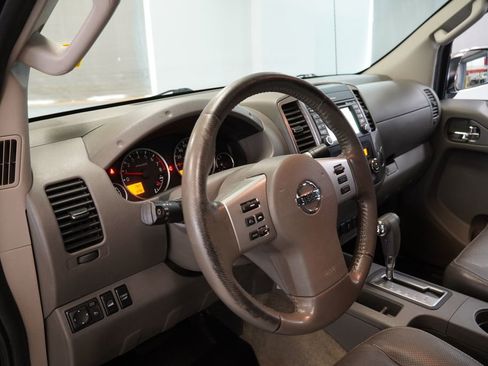 Used 2016 Nissan Frontier SL image 6