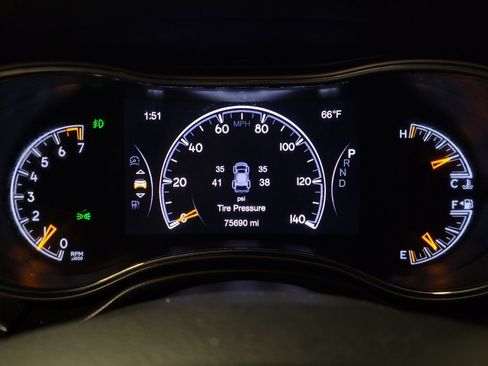 Used 2020 Jeep Grand Cherokee Laredo w/ 18" Wheel & 8.4" Radio Group image 23