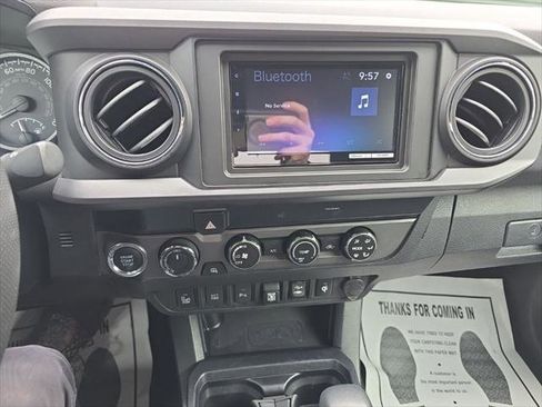 Certified 2019 Toyota Tacoma TRD Off-Road w/ Technology Package AWD/4WD image 21