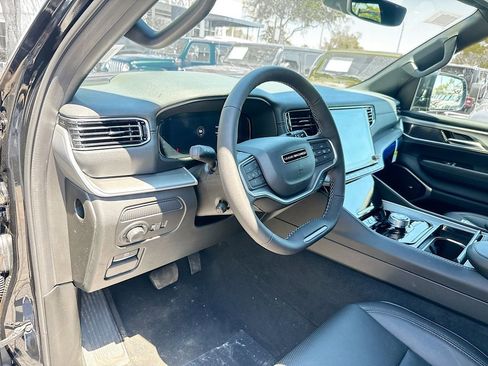 New 2026 Jeep Grand Wagoneer 2WD image 9