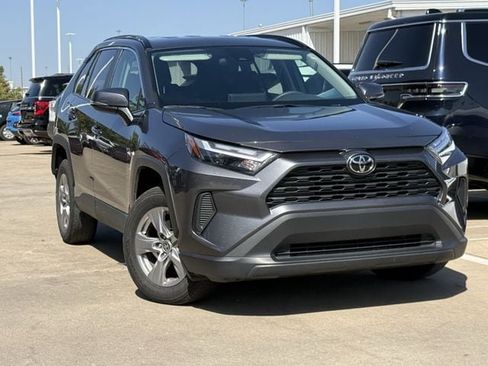 Used 2025 Toyota RAV4 XLE FWD image 2