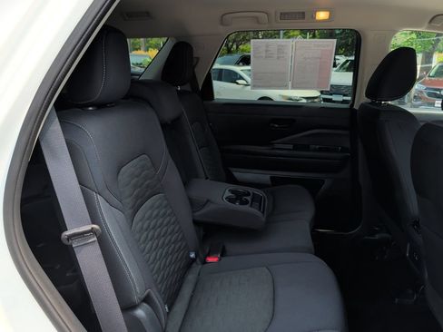 Used 2025 Nissan Pathfinder SV AWD/4WD image 35