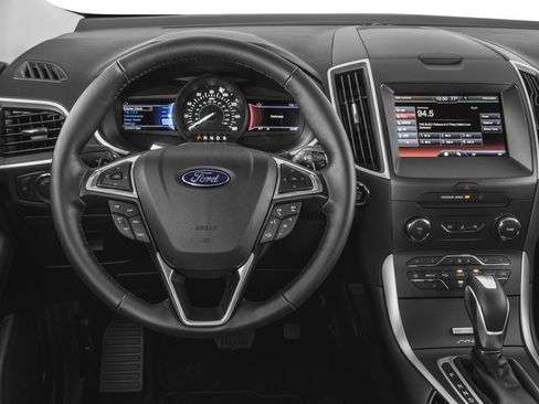 Used 2017 Ford Edge Titanium w/ Equipment Group 302A AWD/4WD image 7