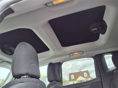 Used 2019 Jeep Renegade Altitude w/ Quick Order Package 2XM image 11