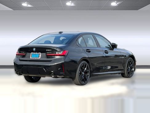 Used 2026 BMW 330i Sedan w/ M Sport Package RWD image 9