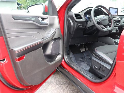 Used 2025 Ford Escape ST-Line Select AWD/4WD image 10