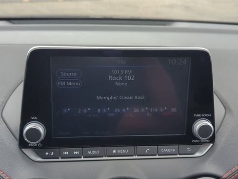 Used 2025 Nissan Sentra SR FWD image 11