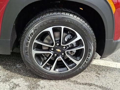 Used 2025 Chevrolet TrailBlazer LT AWD/4WD image 8