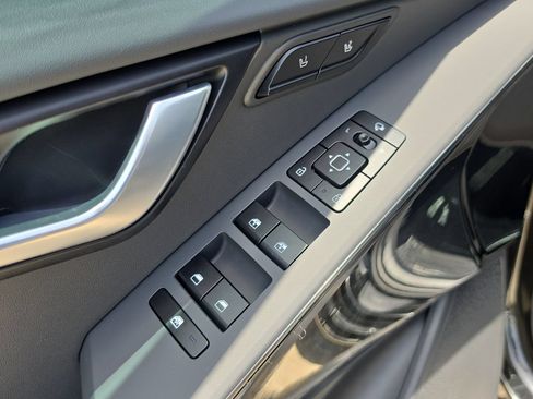 New 2026 Kia Niro SX Touring FWD image 20