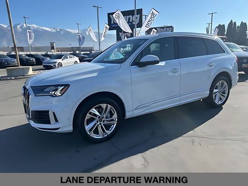 Used 2023 Audi Q7 3.0T Premium w/ Convenience Package image 7
