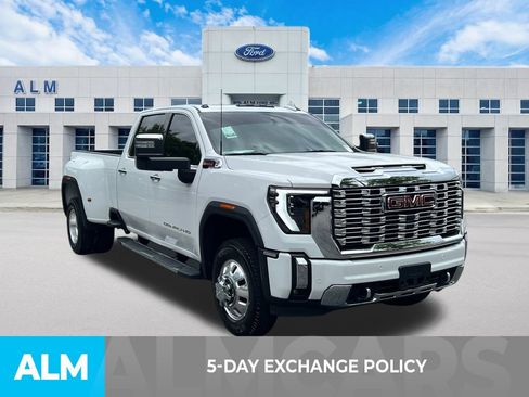 Used 2024 GMC Sierra 3500 Denali image 4