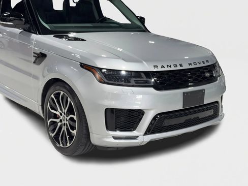 Used 2020 Land Rover Range Rover Sport HSE Dynamic image 3