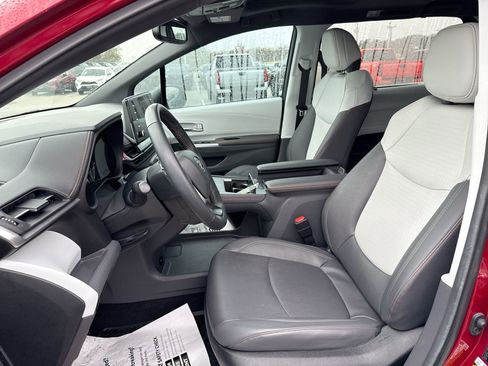 Certified 2024 Toyota Sienna XSE image 13