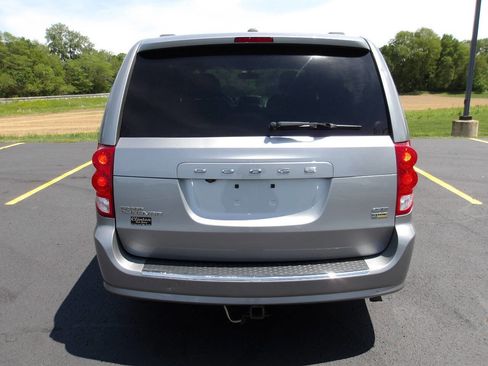 Used 2017 Dodge Grand Caravan GT FWD image 4