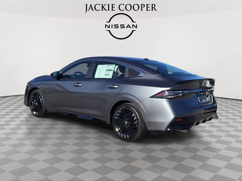 New 2026 Nissan Sentra SR w/ Floor Mat Package FWD image 3