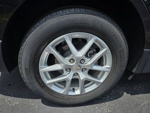 Used 2023 Chevrolet Equinox LT w/ Driver Convenience Package FWD image 12